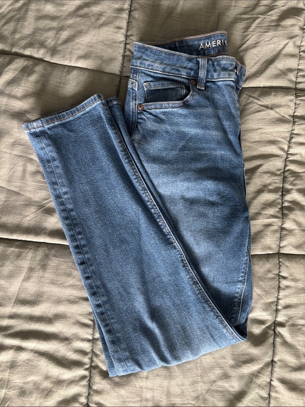 American Eagle Outfitters Slim Straight Jeans in medium Blue Wash